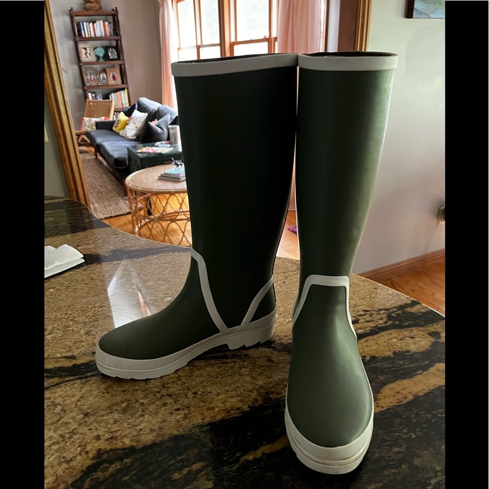 J Crew (7) lug-sole Huntington Green tall rain boots